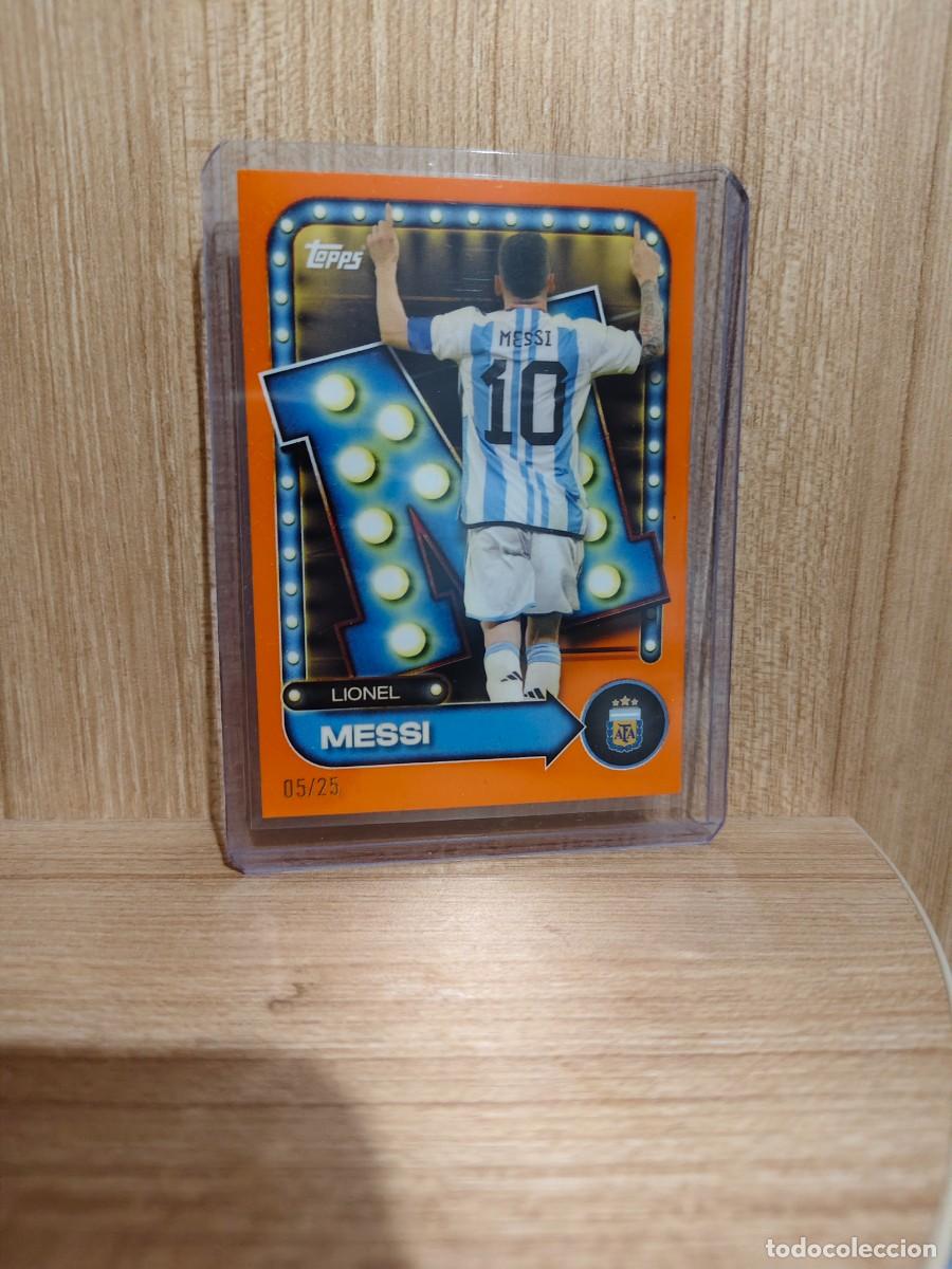 Cromos de F&uacute;tbol: 17 COLLECTOR TIN ARGENTINA 25 26 LIONEL MESSI FIRST TEAM NUMERDA PARALELA /25 TOPPS 2025 2026
