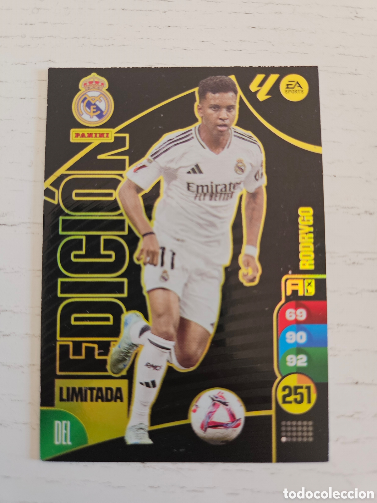 Cromos de F&uacute;tbol: RODRYGO EDICI&Oacute;N LIMITADA DEL REAL MADRID 24 25 ADRENALYN XL 2024 2025