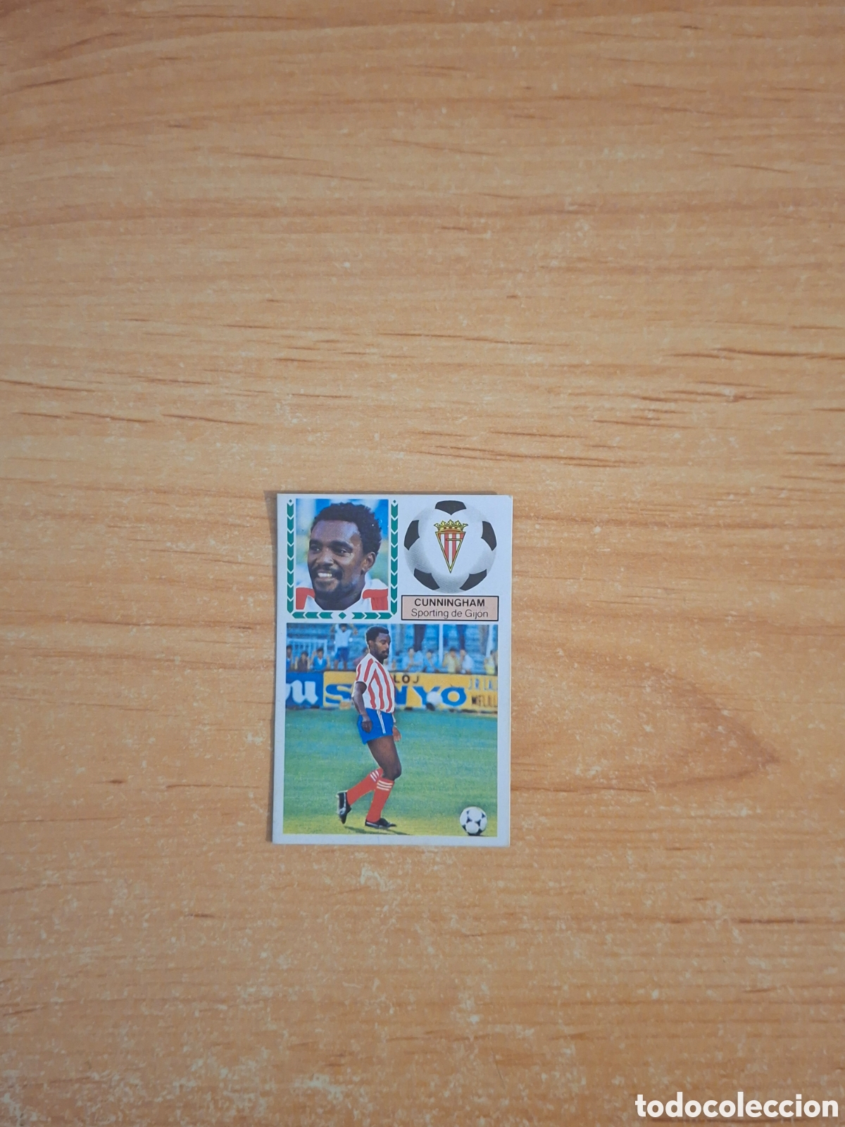 Fu&szlig;ball-Sticker: Este 83 84 cunningham gijon coloca despegado ver fotos