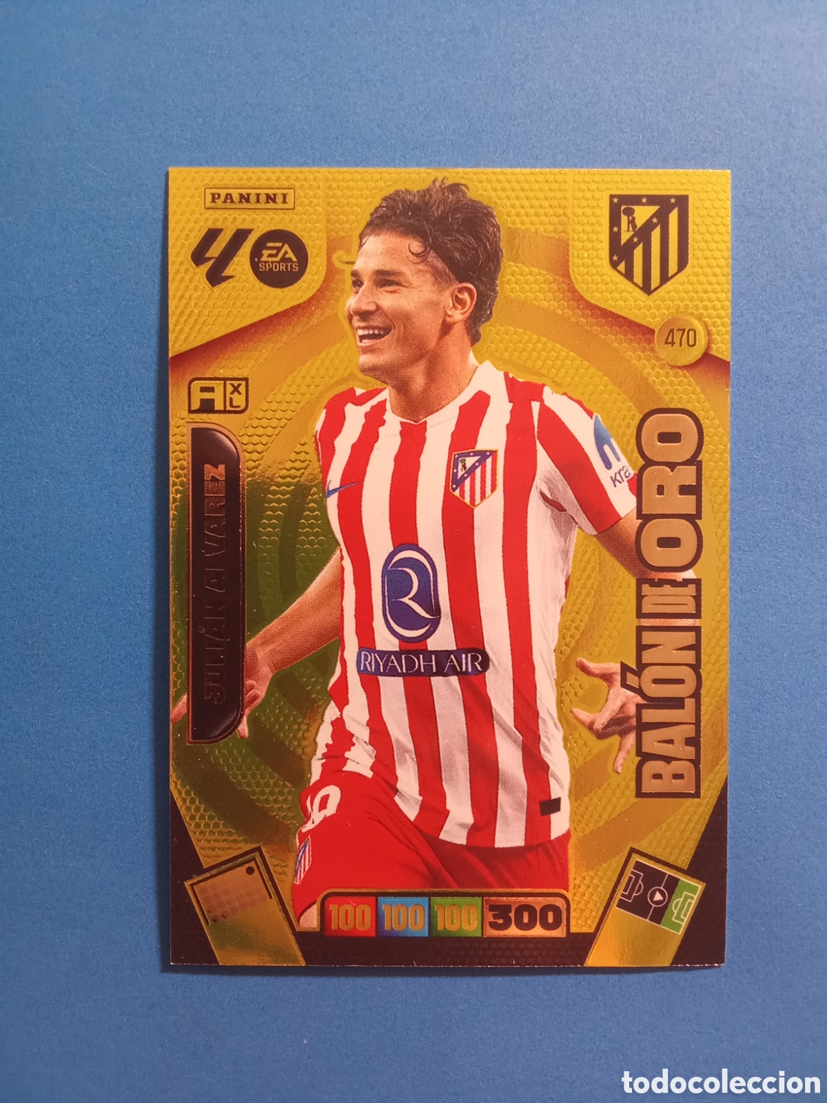 Cartes &agrave; collectionner de Football: CROMO BALON DE ORO 470 JULIAN ALVAREZ ATLETICO DE MADRID ADRENALYN 25-26