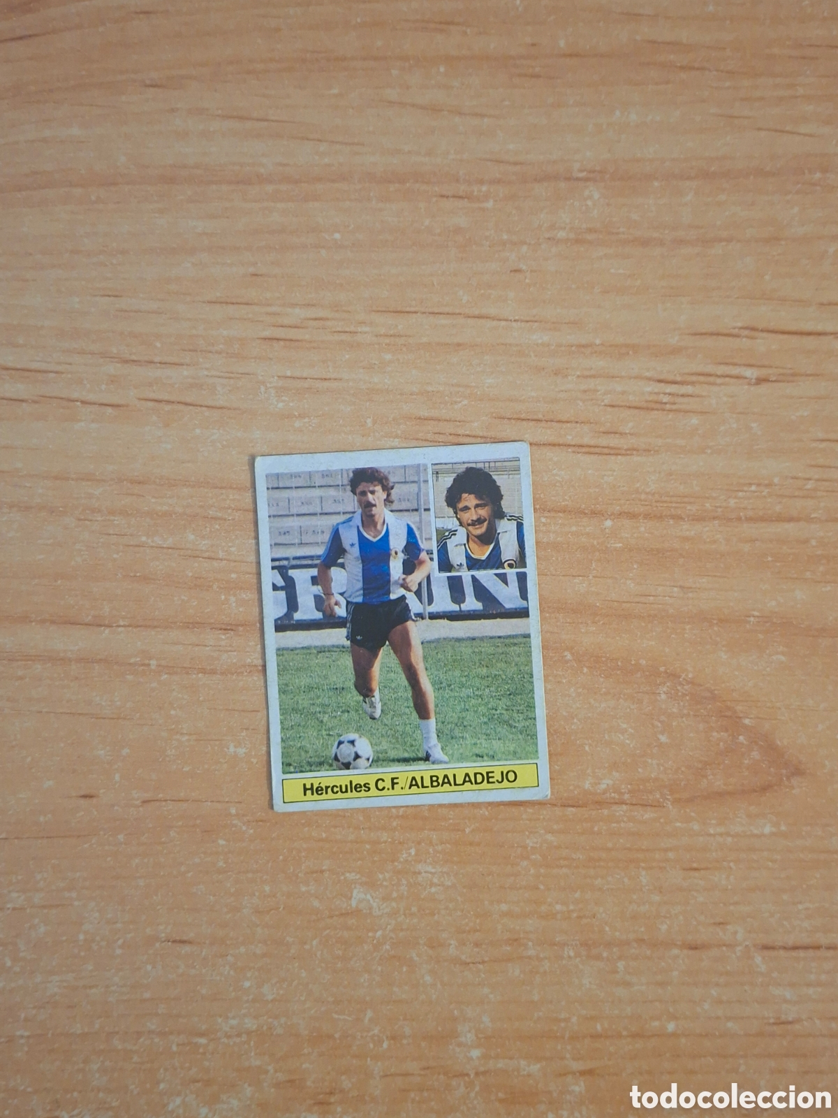 Fu&szlig;ball-Sticker: Este 81 82 albaladejo h&eacute;rcules coloca despegado ver fotos