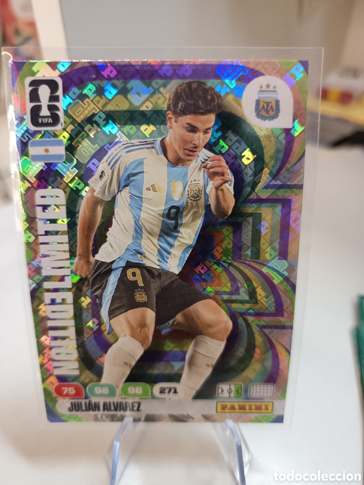 Cromos de F&uacute;tbol: LIMITED JULIAN ALVAREZ HOLO WORLD CUP ADRENALYN 2026