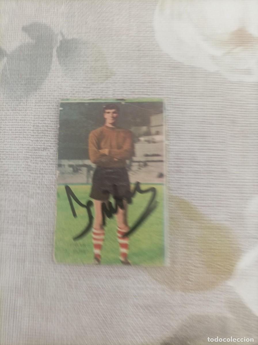 Cromos de F&uacute;tbol: Cromo de futbol antiguo firmado Iribar