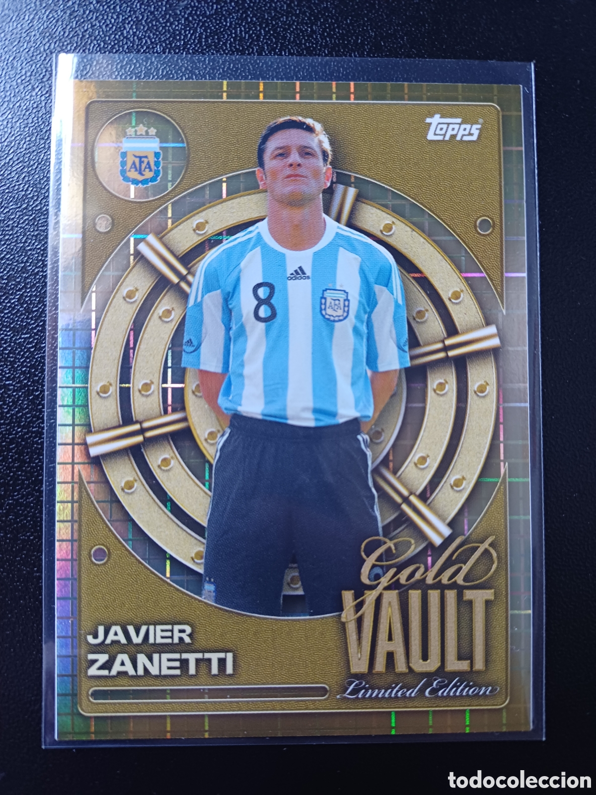Cromos de F&uacute;tbol: #GV-1 JAVIER ZANETTI GOLD VAULT LIMITED EDITION TOPPS ARGENTINA COLLECTOR TIN 2026