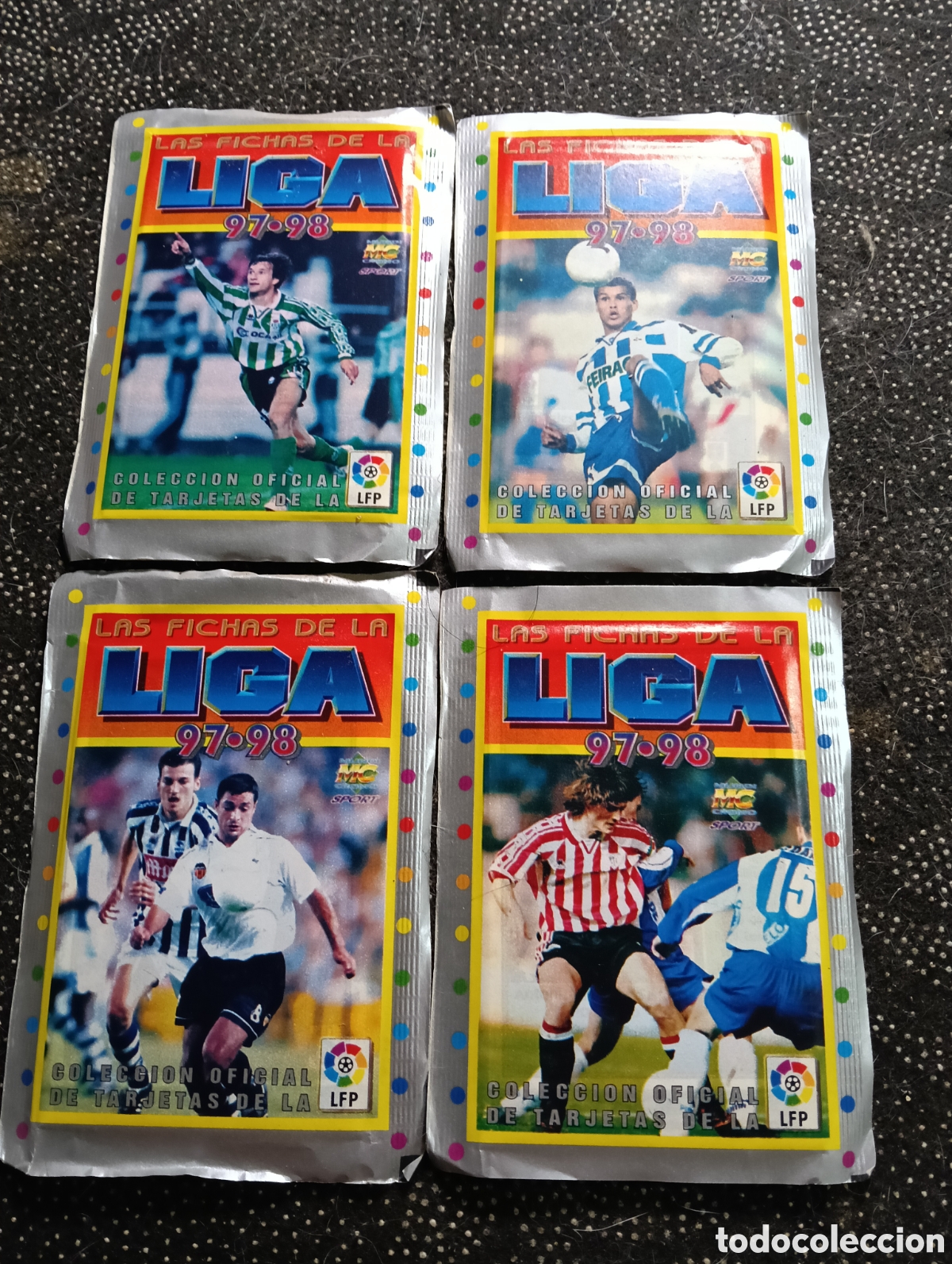 Cromos de F&uacute;tbol: Lote de 4 sobres de la liga 1997-98, los 4 tan solo por 5&euro;, las car&aacute;tulas de los sobres pueden varia
