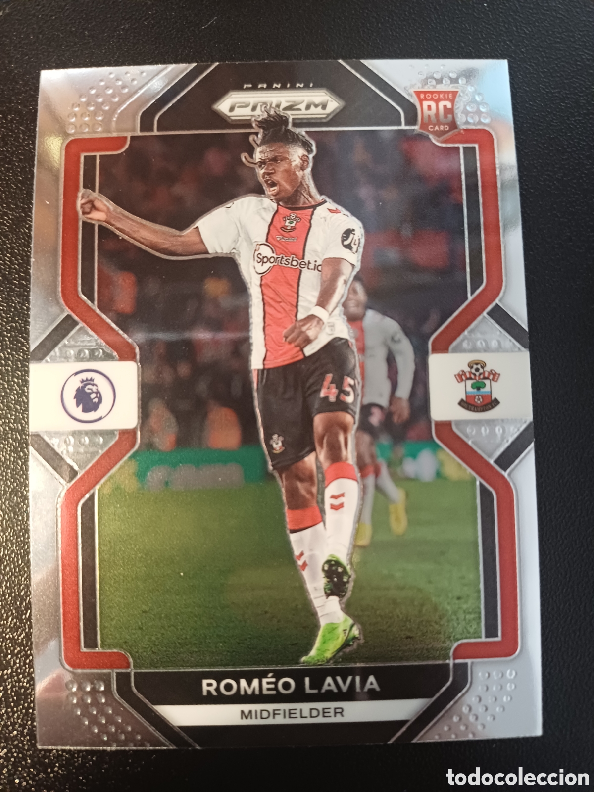 Cartes &agrave; collectionner de Football: #211 ROMEO LAVIA SOUTHAMPTON ROOKIE PANINI PRIZM PREMIER LEAGUE 2022-23