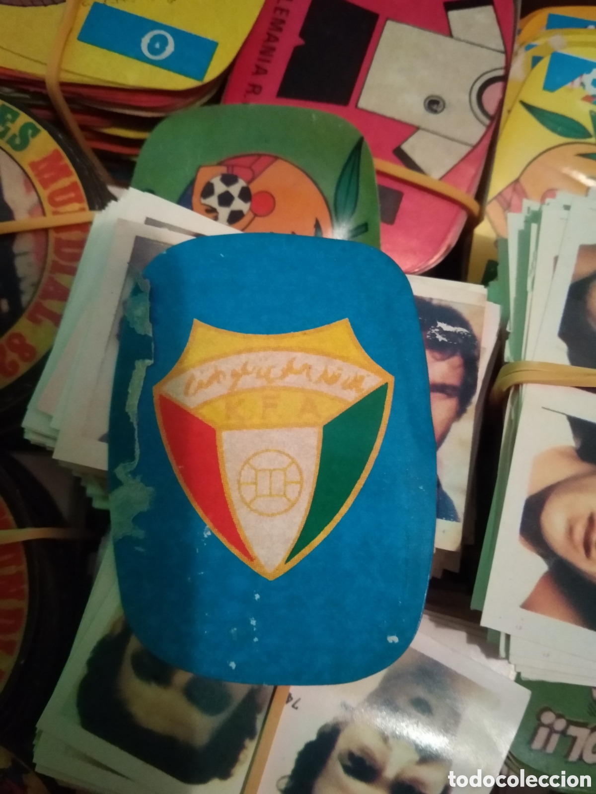 Cromos de F&uacute;tbol: ESCUDO KUWAIT ESPA&Ntilde;A 82 CROMO FUTBOL MUNDIAL 1982 REYAUCA EL NARANJITO WORLD CUP