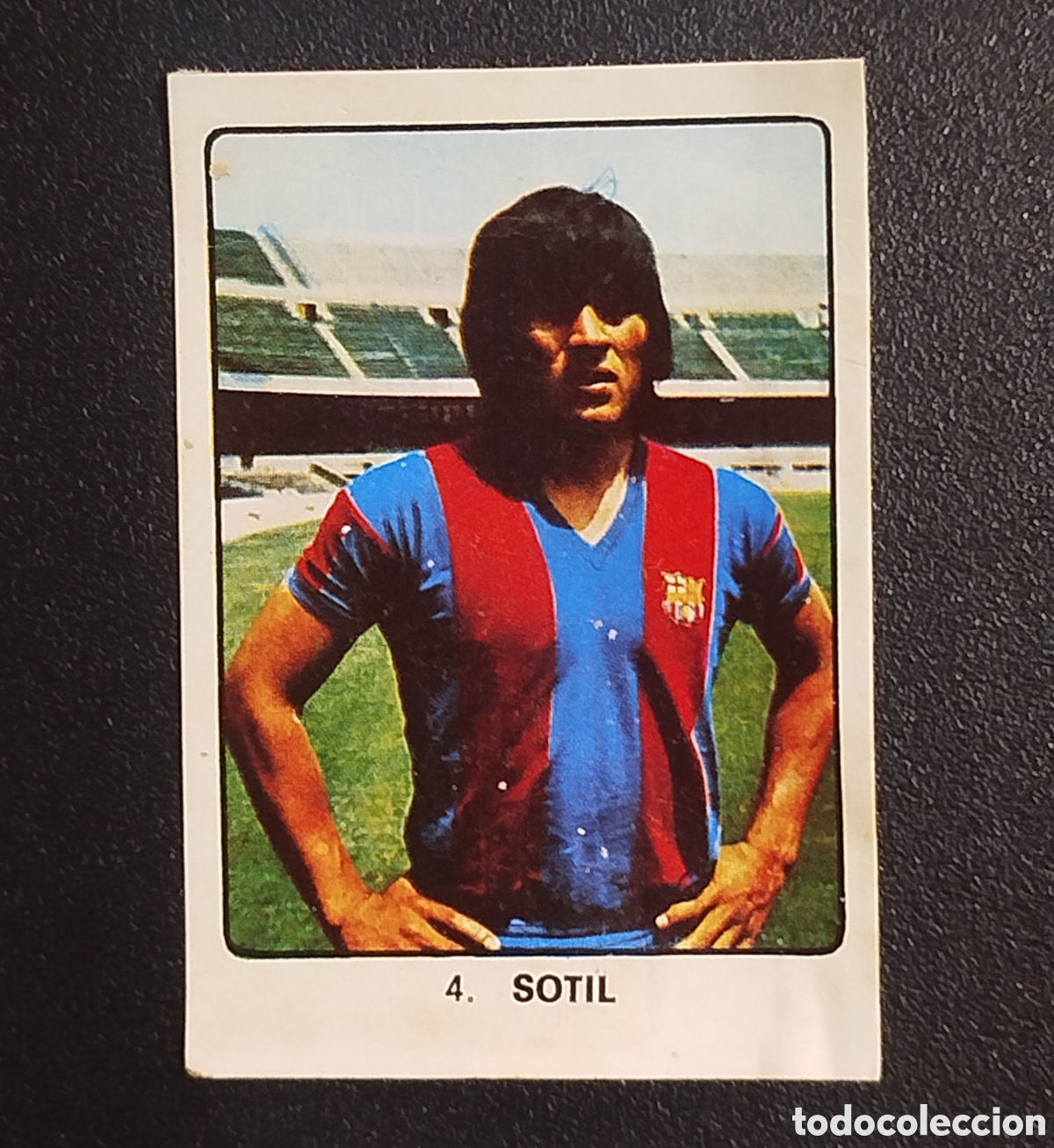 Cromos de F&uacute;tbol: 1974 SOTIL KEISA CAMPEONES DEL DEPORTE MUNDIAL # 4 FC BARCELONA CROMO DESPEGADO