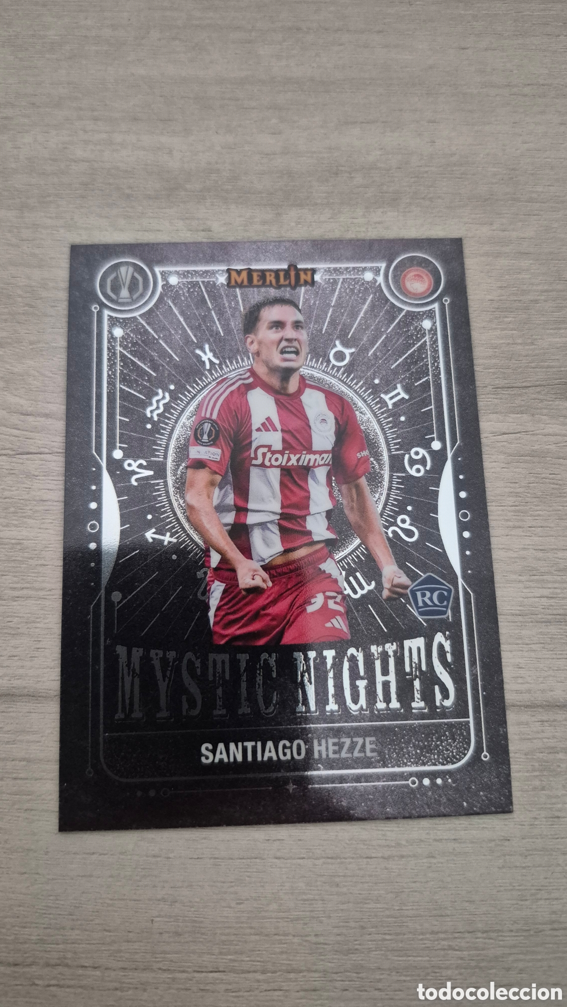 Cromos de F&uacute;tbol: Santiago Hezze RC &rdquo;Mistic Nights&rdquo; Topps Merlin 2024/25