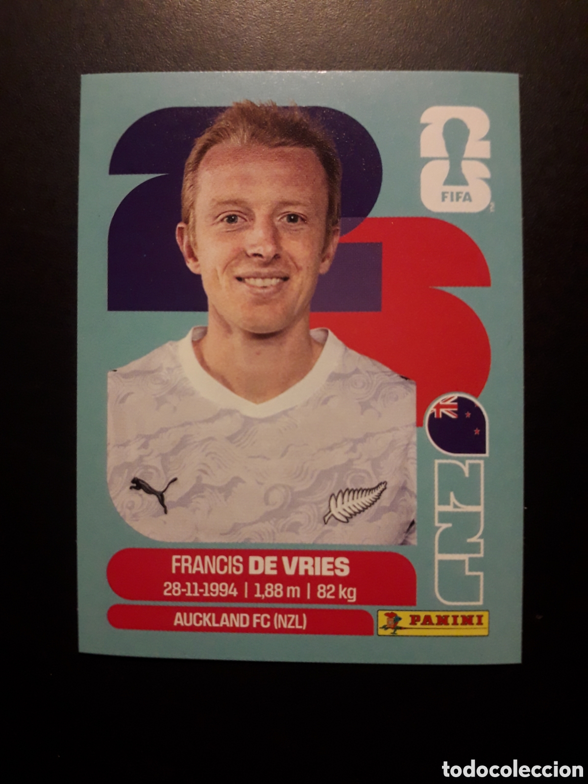 Cromos de F&uacute;tbol: DE VRIES NUEVA ZELANDA NZL 8 MUNDIAL F&Uacute;TBOL 2026 FIFA WORLD CUP PANINI SIN PEGAR PEDIDO M&Iacute;NIMO 3&euro;