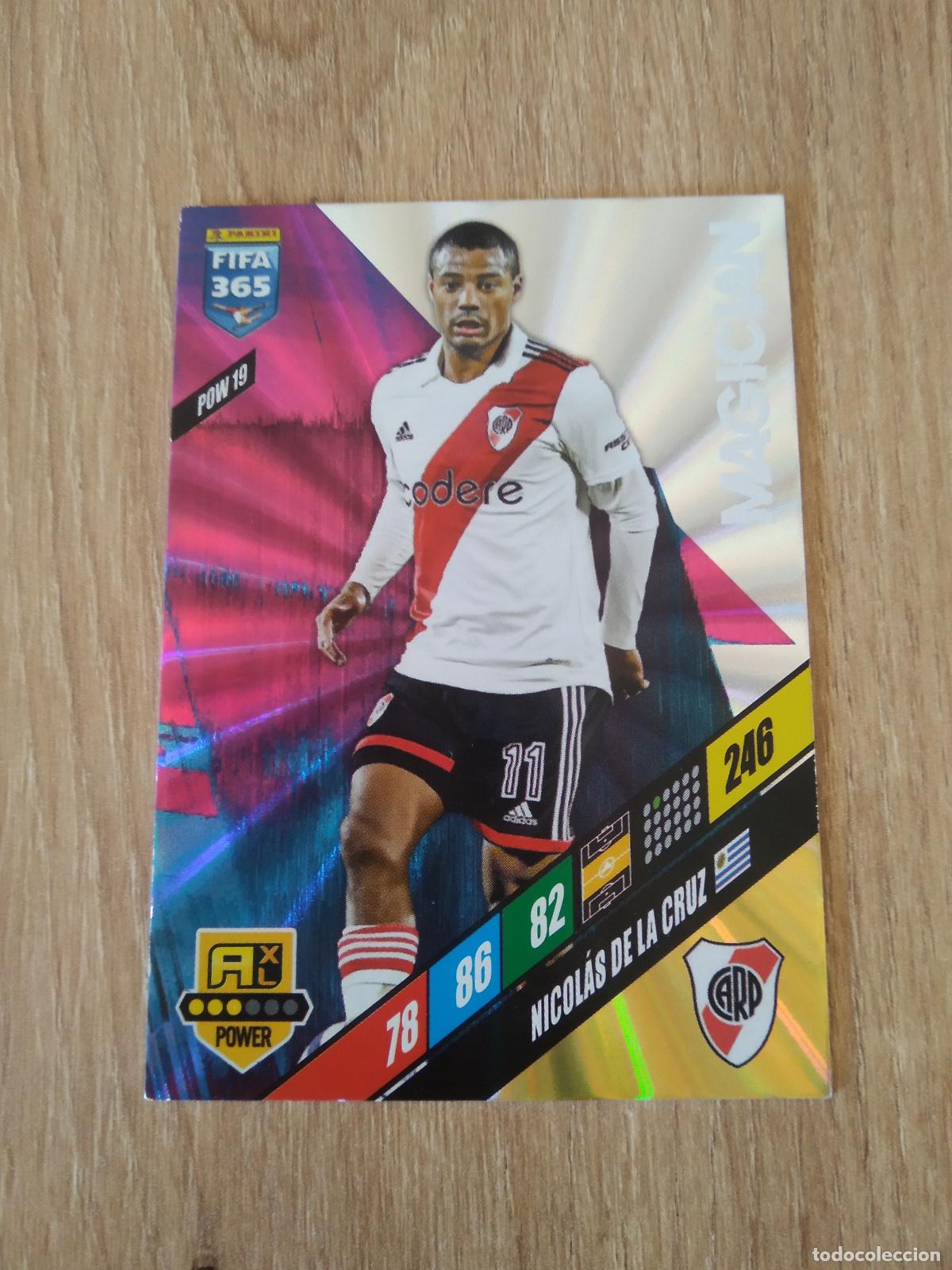 Figurine di Calcio: POW 19 NICOLAS DE LA CRUZ RIVER PLATE CROMO FUTBOL PANINI ADRENALYN 2023-2024 FIFA 365 23-24