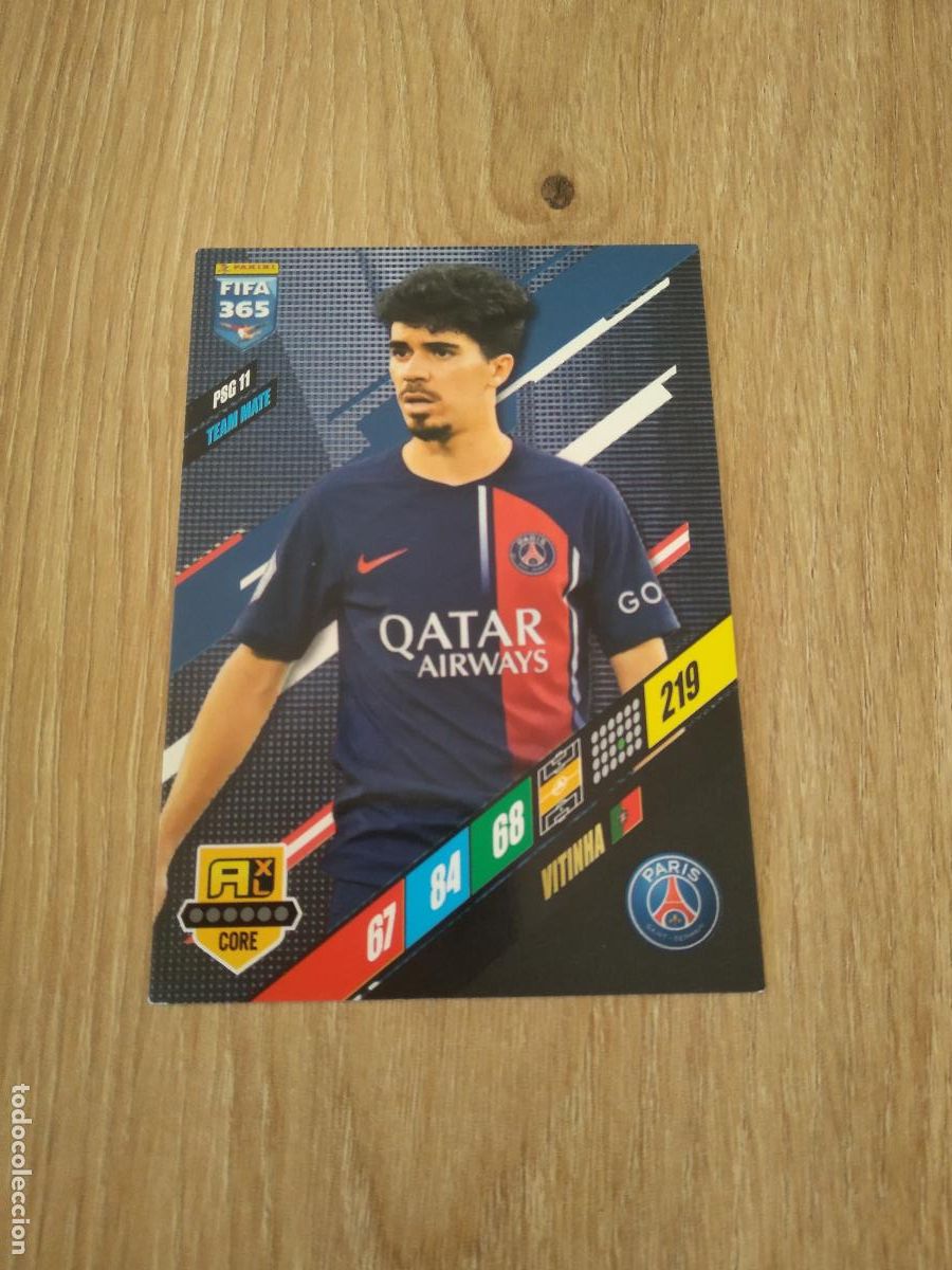 Cartes &agrave; collectionner de Football: PSG 11 VITINHA PARIS SAINT GERMAIN PSG CROMO FUTBOL PANINI ADRENALYN 2023-2024 FIFA 365 23-24