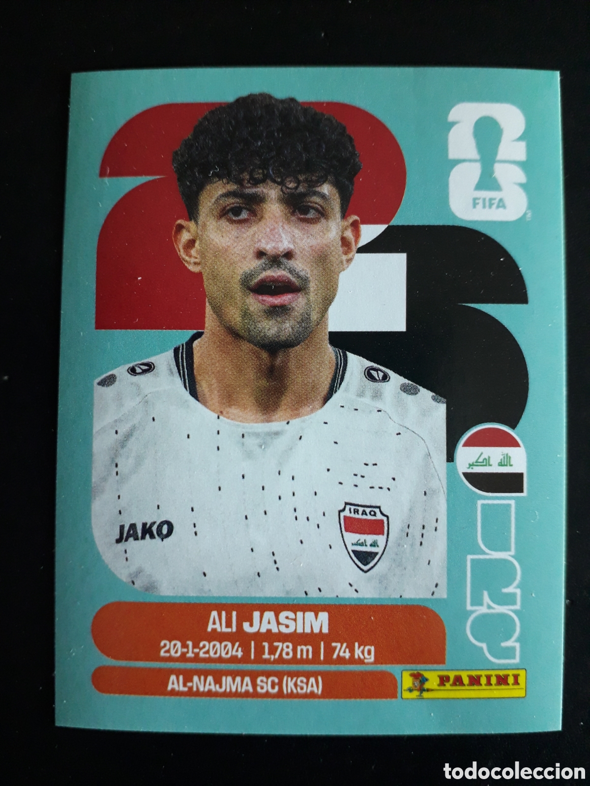 Cromos de F&uacute;tbol: JASIM IRAQ IRQ 12 MUNDIAL F&Uacute;TBOL 2026 FIFA WORLD CUP PANINI SIN PEGAR PEDIDO M&Iacute;NIMO 3&euro;.