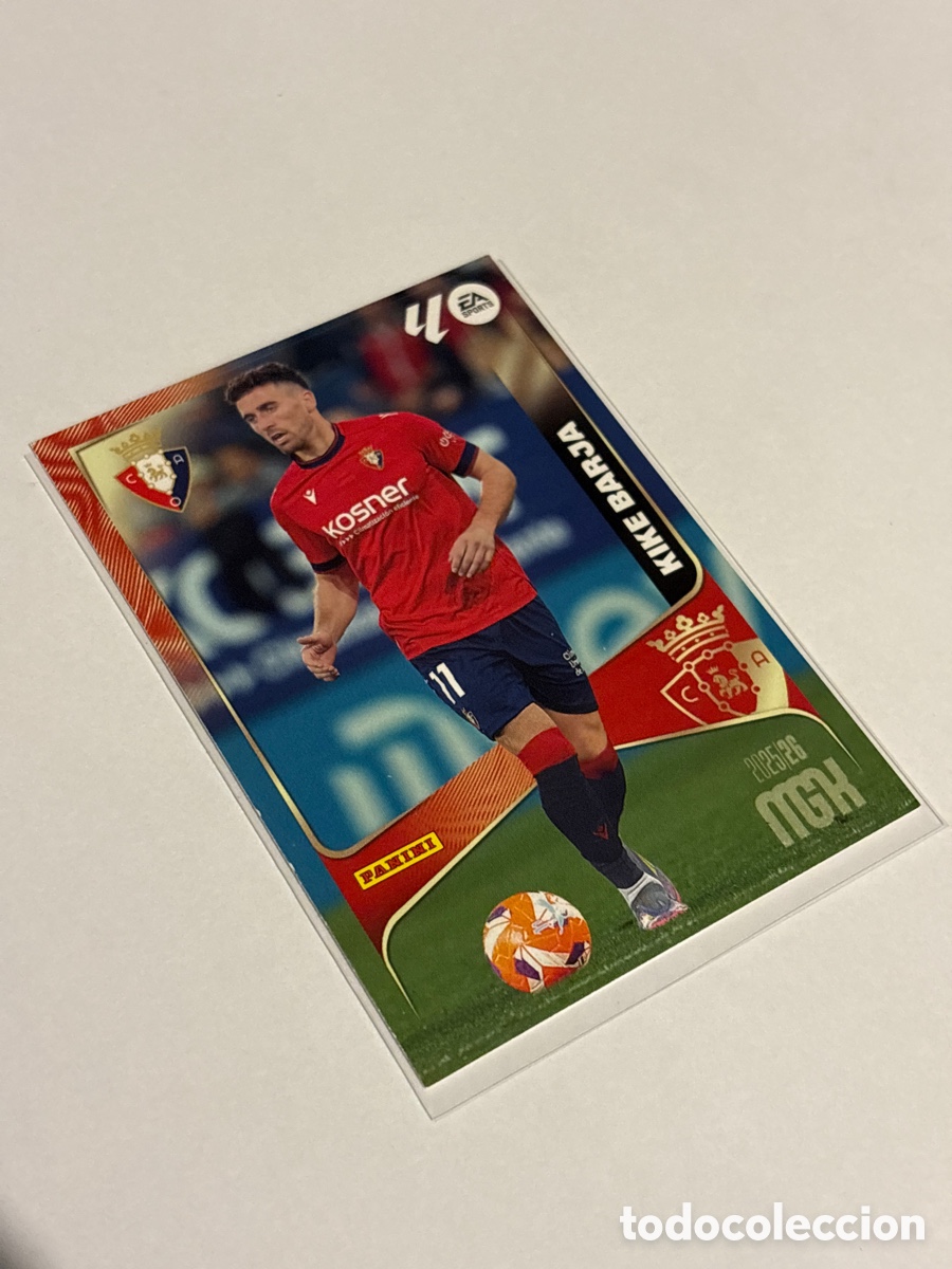 Fu&szlig;ball-Sticker: MEGACRACKS 25-26 / osasuna / KIKE BARJA 268