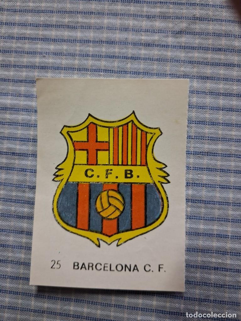 Cromos de F&uacute;tbol: Cromo de F&uacute;tbol Frutos secos Churruca Temporada 1967/1968. Escudo Barcelona C.F. N&ordm; 25.
