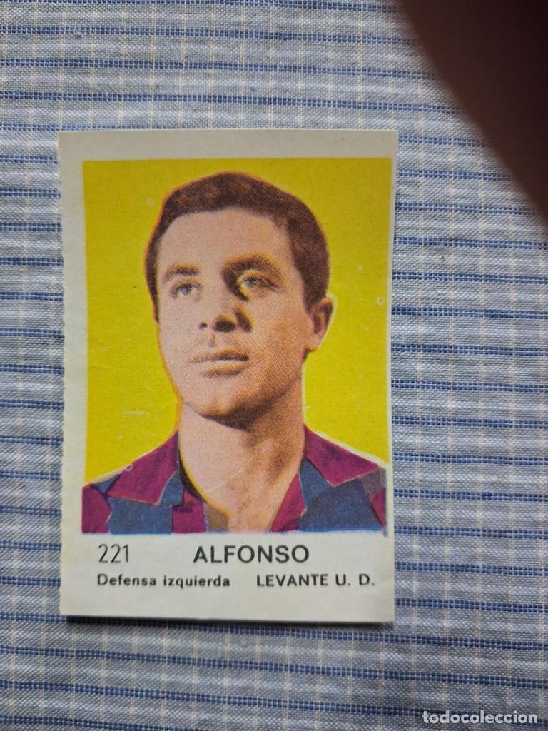 Figurine di Calcio: Cromo de F&uacute;tbol Frutos secos Churruca Temporada 1967/1968. Alfonso. Levante U.D. N&ordm; 221.
