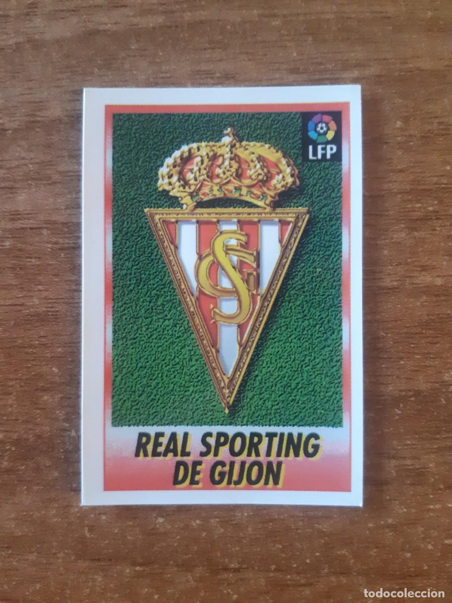 Cromos de F&uacute;tbol: N&deg;105 Escudo Sporting Gij&oacute;n Liga 96-97 BOLLYCAO. Trasera Sigue La Liga. Nunca pegado, sin pegar