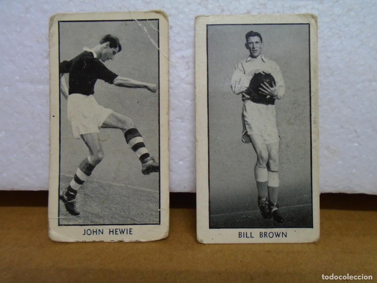 Football Stickers: FUTBOLISTAS FAMOSOS.BILL BROWN(N&ordm; 4)-JOHN HEWIE(N&ordm; 22) A&Ntilde;OS 50.