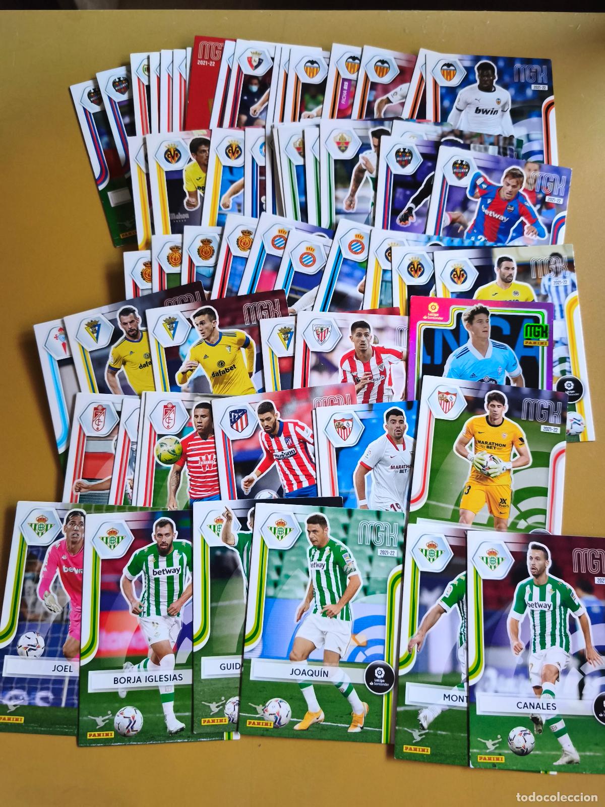 Football Stickers: megacracks 2021 22 contiene 66 cromos