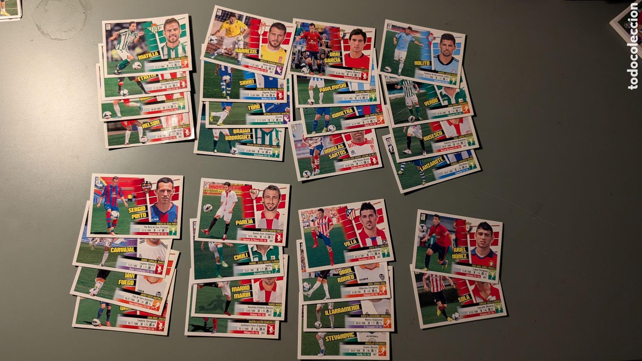 Cromos de F&uacute;tbol: LOTE 30 FICHAJES Y COLOCAS DIFERENTES LIGA ESTE 2013/14 13 14 NUNCA PEGADOS