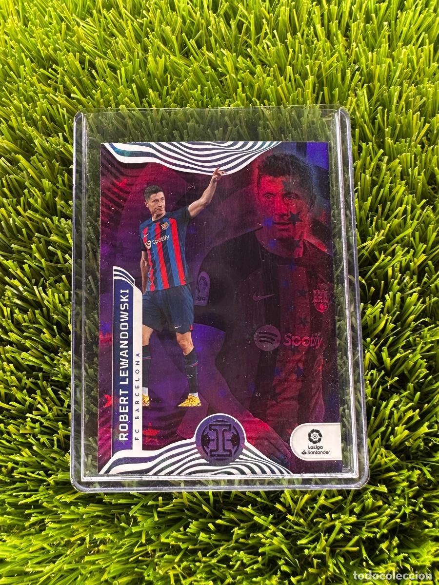 Cromos de F&uacute;tbol: N&ordm; 183 Robert Lewandowski Illusions Purple Astro FC Barcelona Panini Chronicles La Liga 22 23
