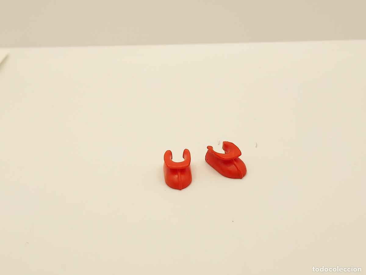Cromos de F&uacute;tbol: PLAYMOBIL SEGUNDA MANO ZAPATOS INDIO BABUCHAS OESTE