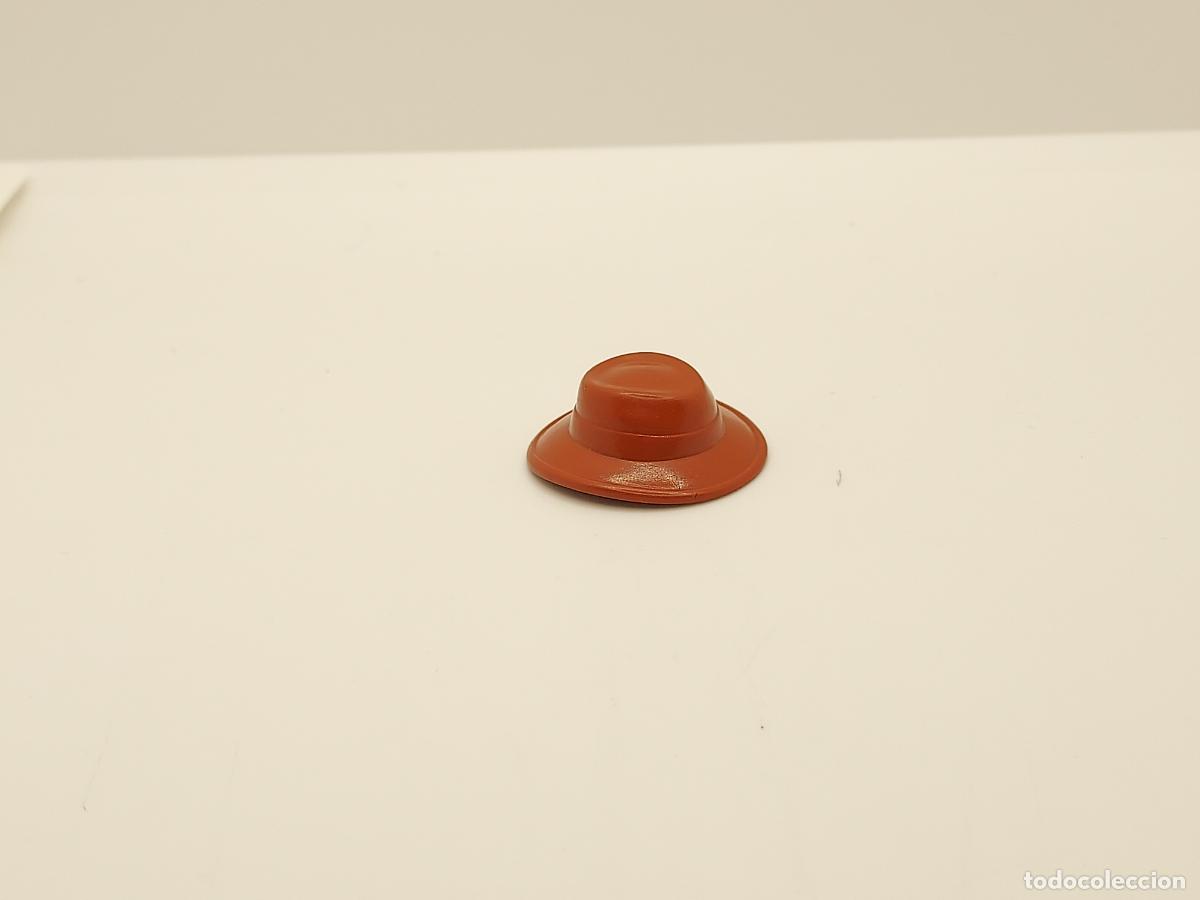 Cromos de F&uacute;tbol: PLAYMOBIL SEGUNDA MANO SOMBRERO CITY VICTORIANO OESTE CUSTOM
