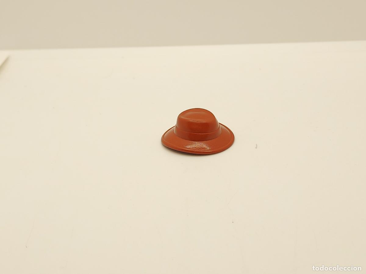 Cromos de F&uacute;tbol: PLAYMOBIL SEGUNDA MANO SOMBRERO CITY VICTORIANO OESTE CUSTOM