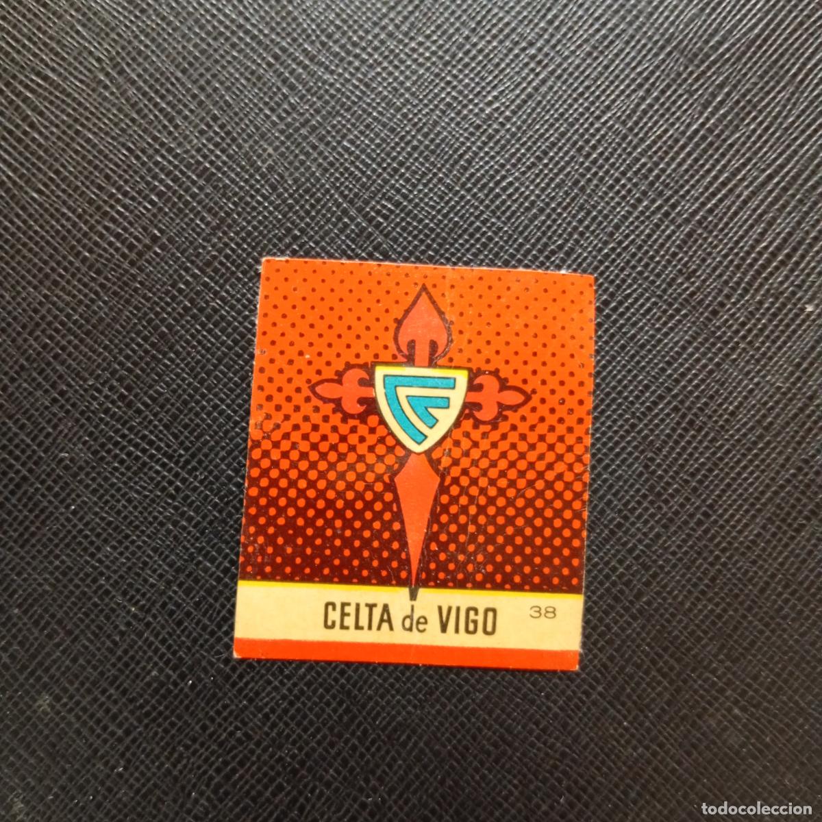 Cromos de F&uacute;tbol: 38 ESCUDO CELTA BRUGUERA CAMPEONES 1957 1958 CROMO FUTBOL 57 58 - DESPEGADO - A45 PG29