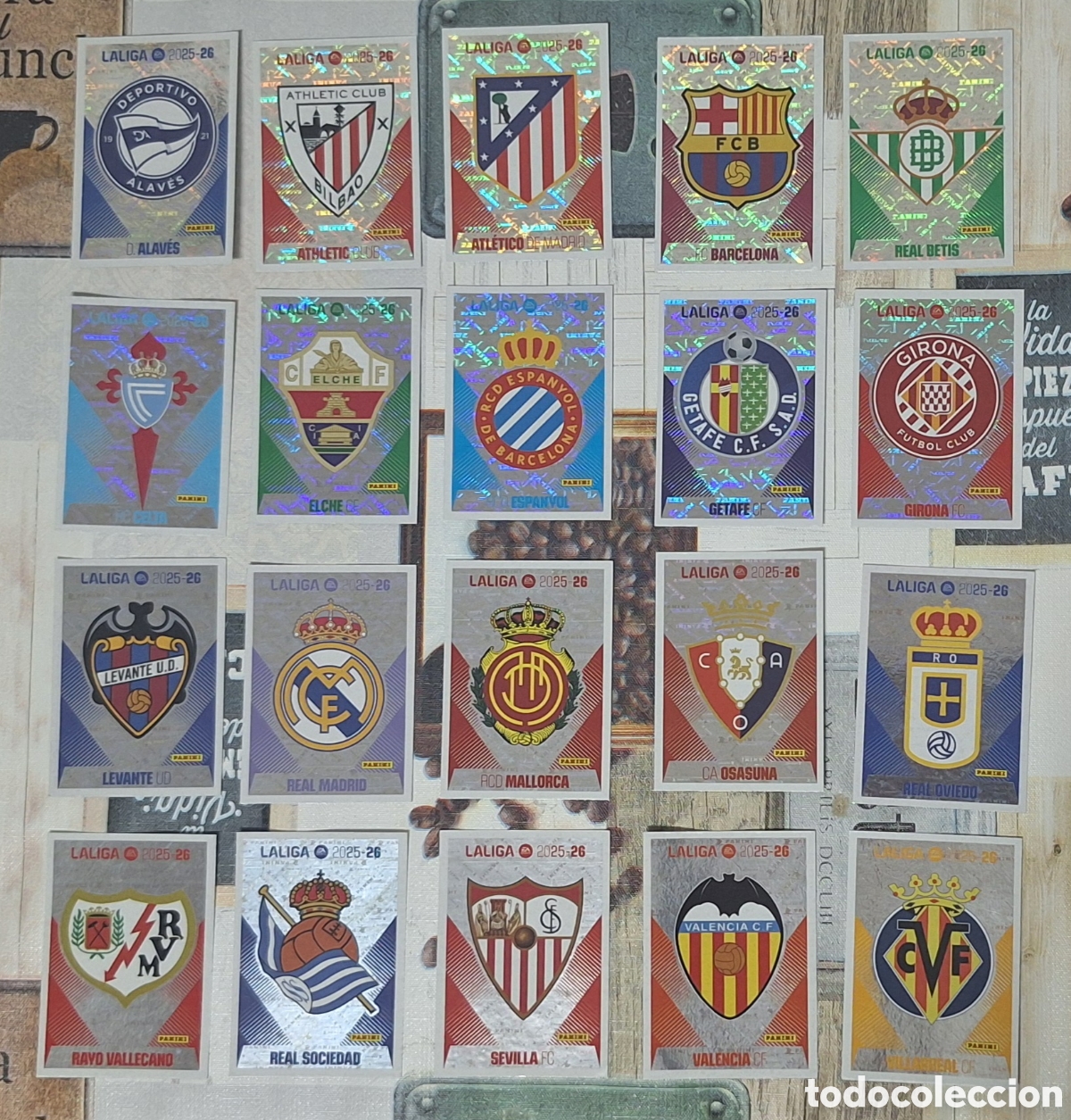 Cromos de Futebol: Lote escudos cromos Liga Este 2025 2026