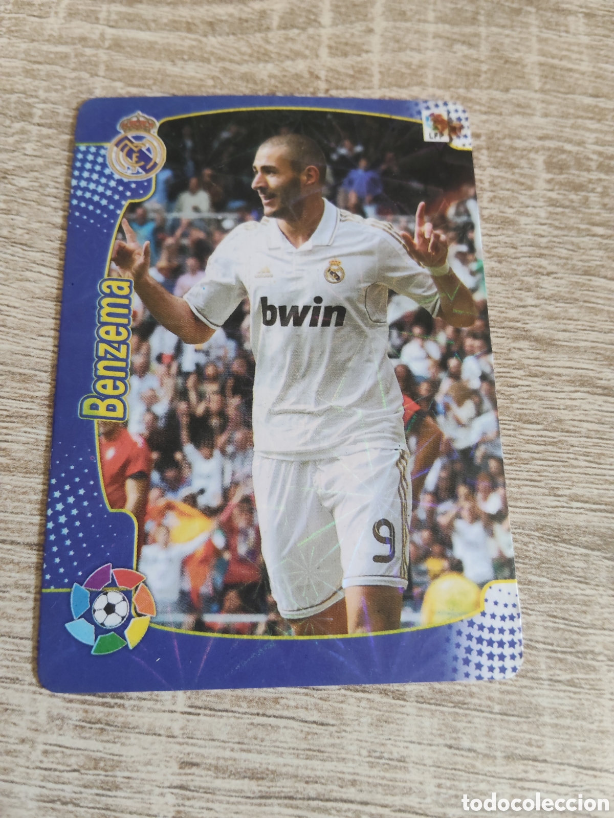 Cromos de F&uacute;tbol: Benzema Real Madrid cima de la liga
