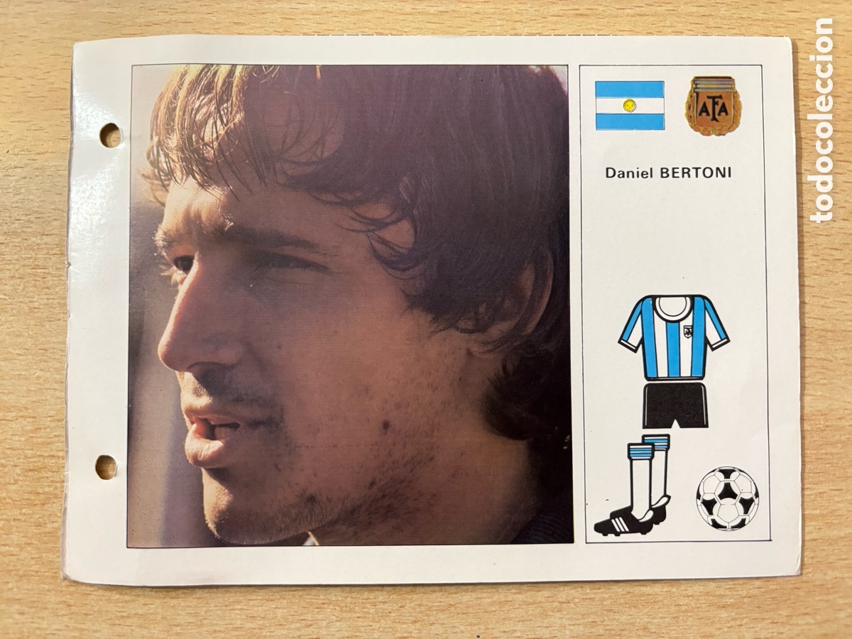 Cromos de F&uacute;tbol: # 18 Daniel Bertoni Argentina Las Estrellas del Mundial 82, mide 18x14 cm.