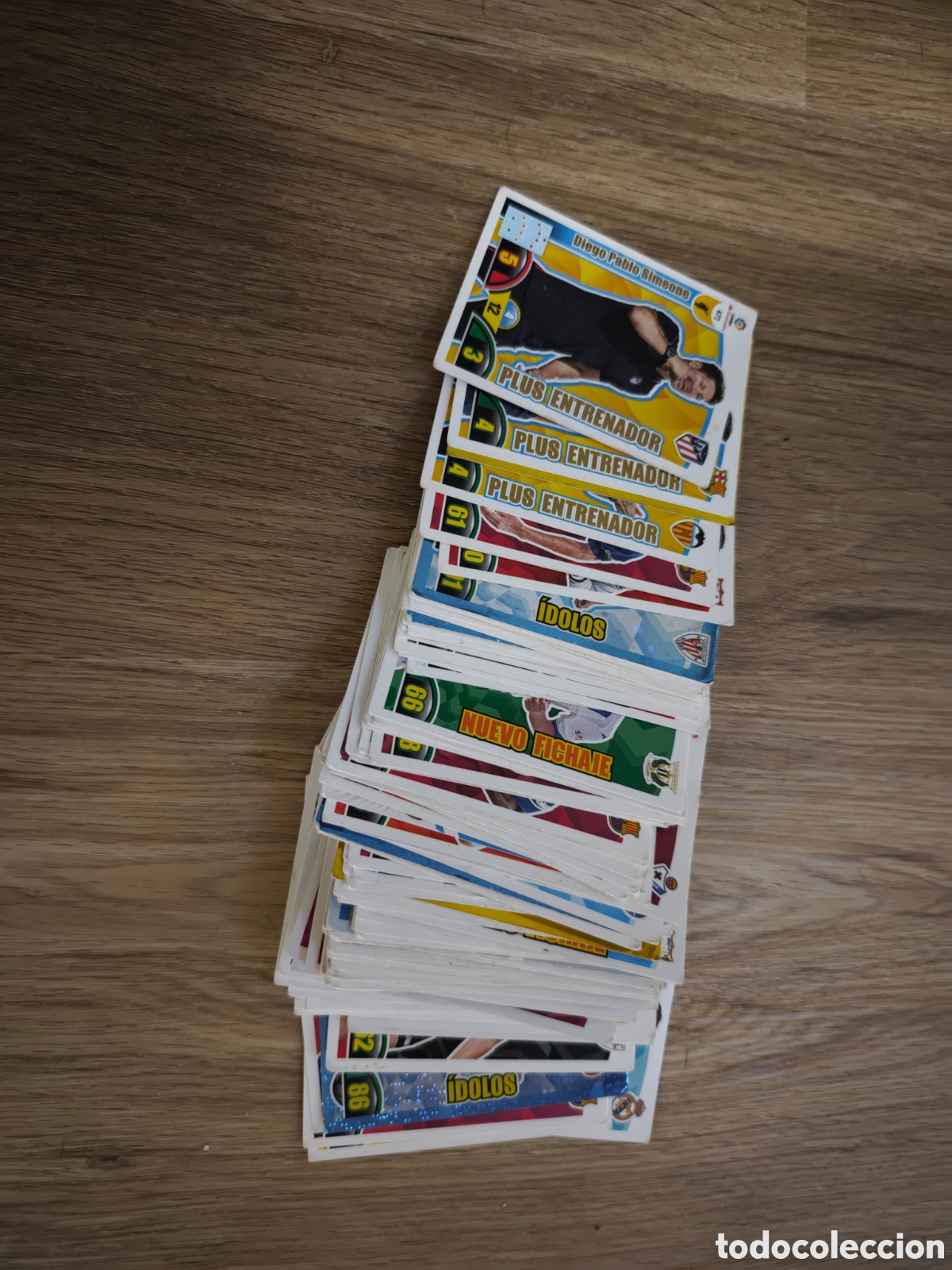 Football Stickers: Tocho de cien cartas adrenalyn 2017-2018