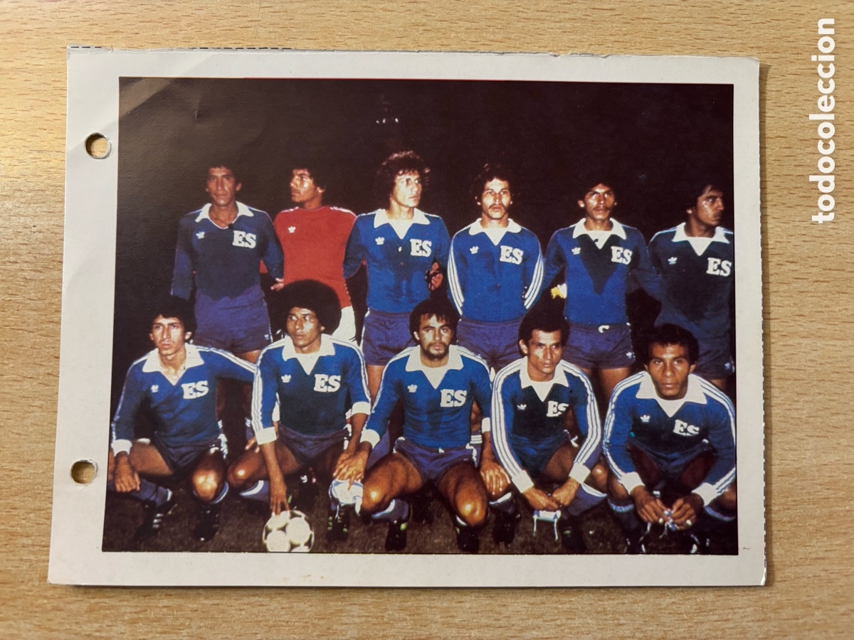 Cromos de F&uacute;tbol: # 49 Selecci&oacute;n El Salvador Las Estrellas del Mundial 82, mide 18x14 cm. Con M&aacute;gico Gonz&aacute;lez