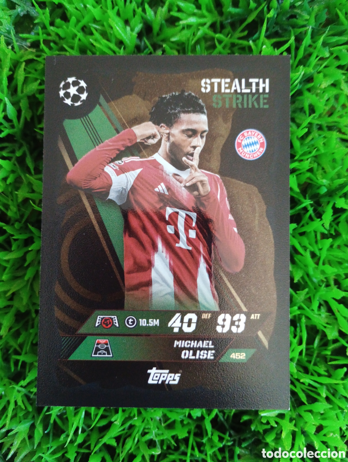 Cartes &agrave; collectionner de Football: Olise Bayern Munich STEALTH STRIKE Match Attax 25-26 # 452