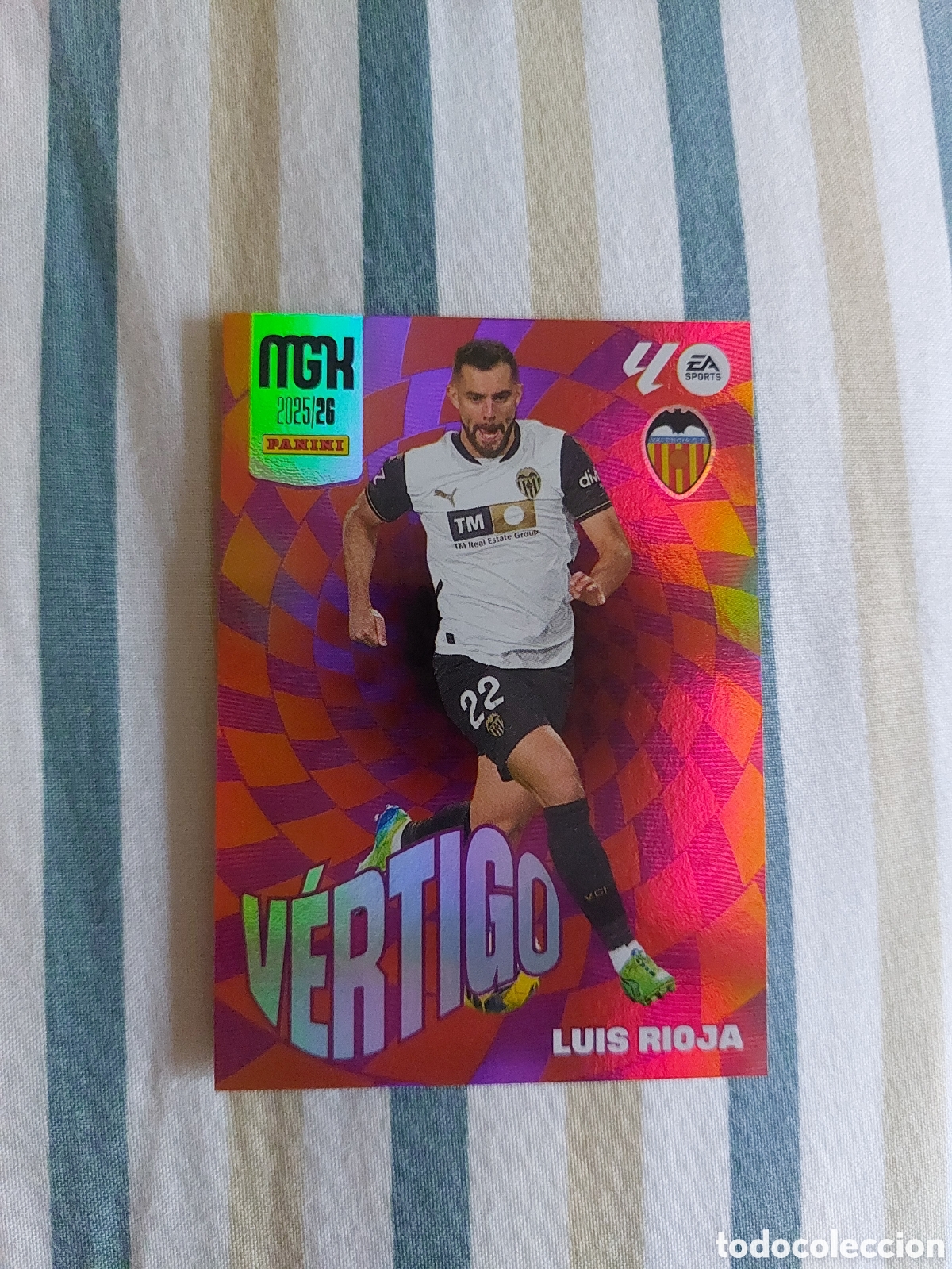 Cromos de F&uacute;tbol: 385 LUIS RIOJA VALENCIA CF VERTIGO FICHAS ALBUM MEGACRACKS 2025 2026 MGK 25 26