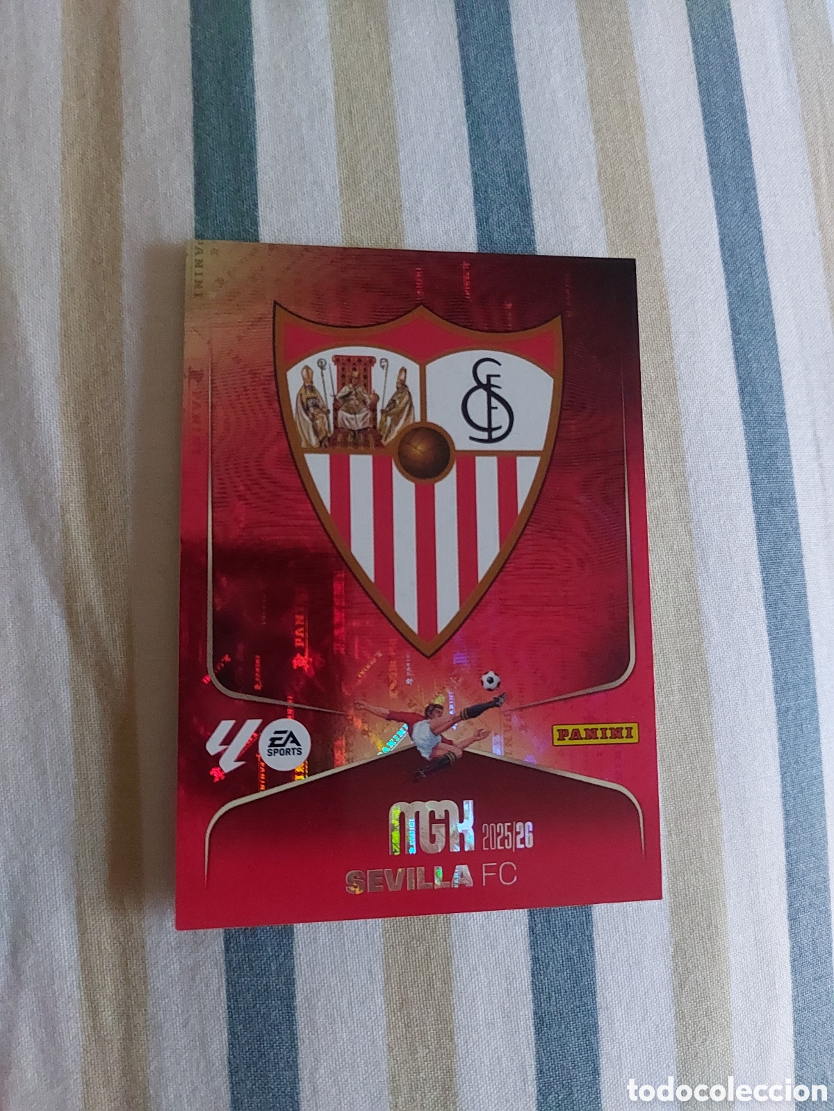 Fu&szlig;ball-Sticker: MGK 325 ESCUDO LOGO SEVILLA CROMOS ALBUM MEGACRACKS LIGA FUTBOL 2025 2026 25 26