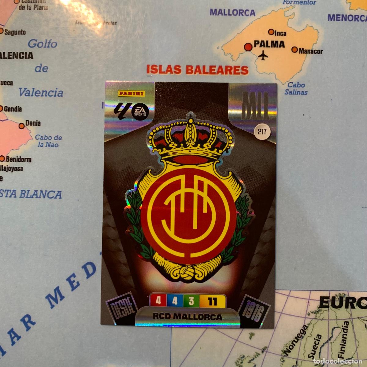 Cartes &agrave; collectionner de Football: Escudo del Mallorca n&uacute;mero 217 cromo adrenalyn XL 25-26 2025-2026