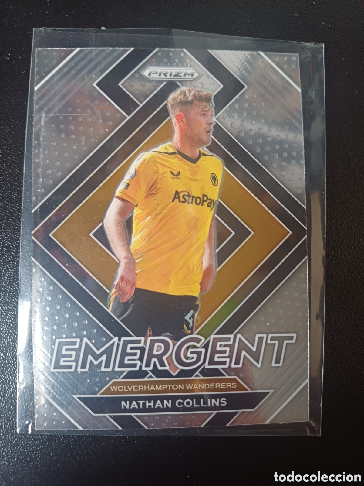 Fu&szlig;ball-Sticker: #027 NATHAN COLLINS WOLVERHAMPTON WANDERERS EMERGENT PANINI PRIZM PREMIER LEAGUE 2022-23