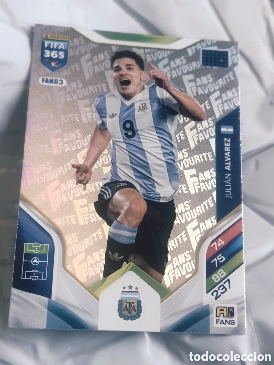 Cromos de F&uacute;tbol: Carta Juli&aacute;n &Aacute;lvarez - FANS' FAVOURITE - FIFA 365 2026 Adrenalyn XL 2026 - Argentina