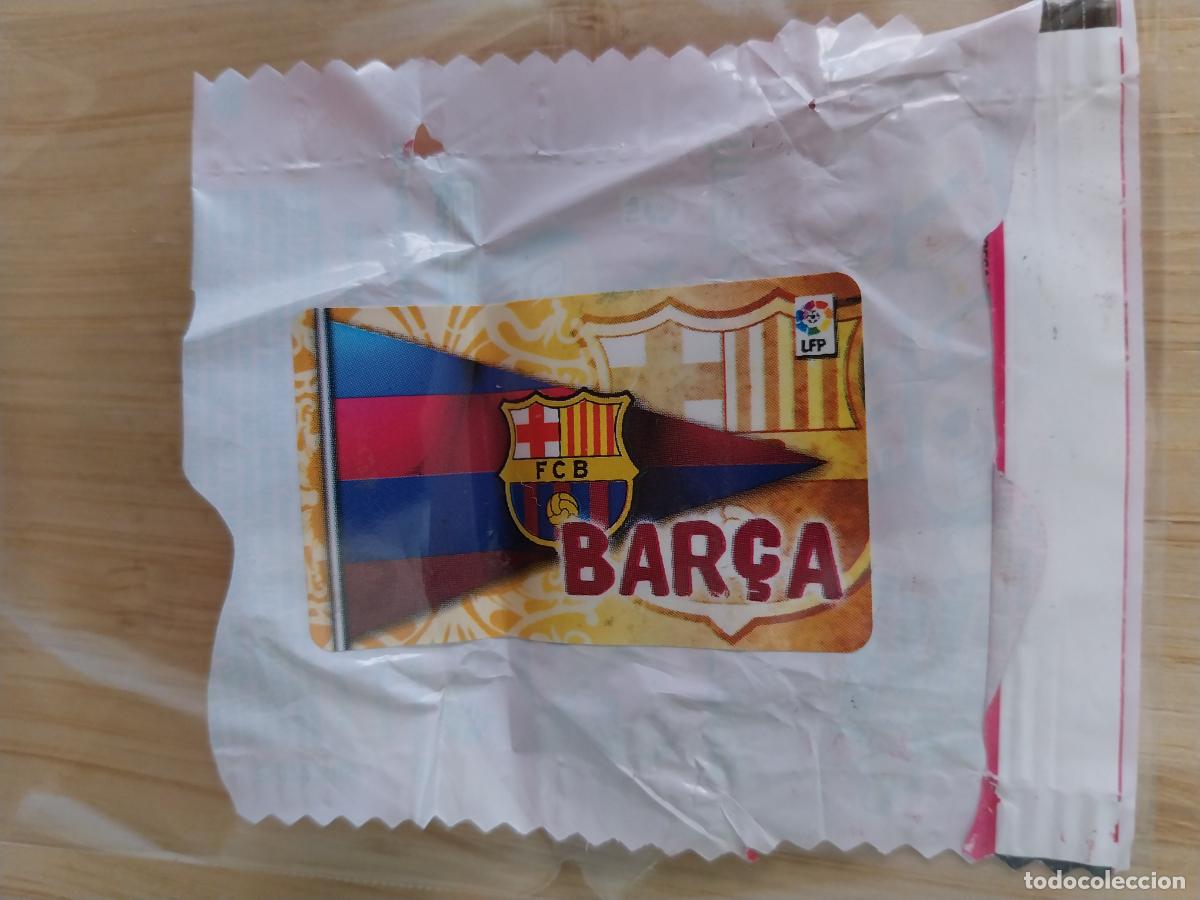Cromos de Futebol: ESCUDO F C BARCELONA CROMO CHICLE LIGA 2009 2010 02 10 SIN PEGAR NUNCA ** CON ENVOLTORIO