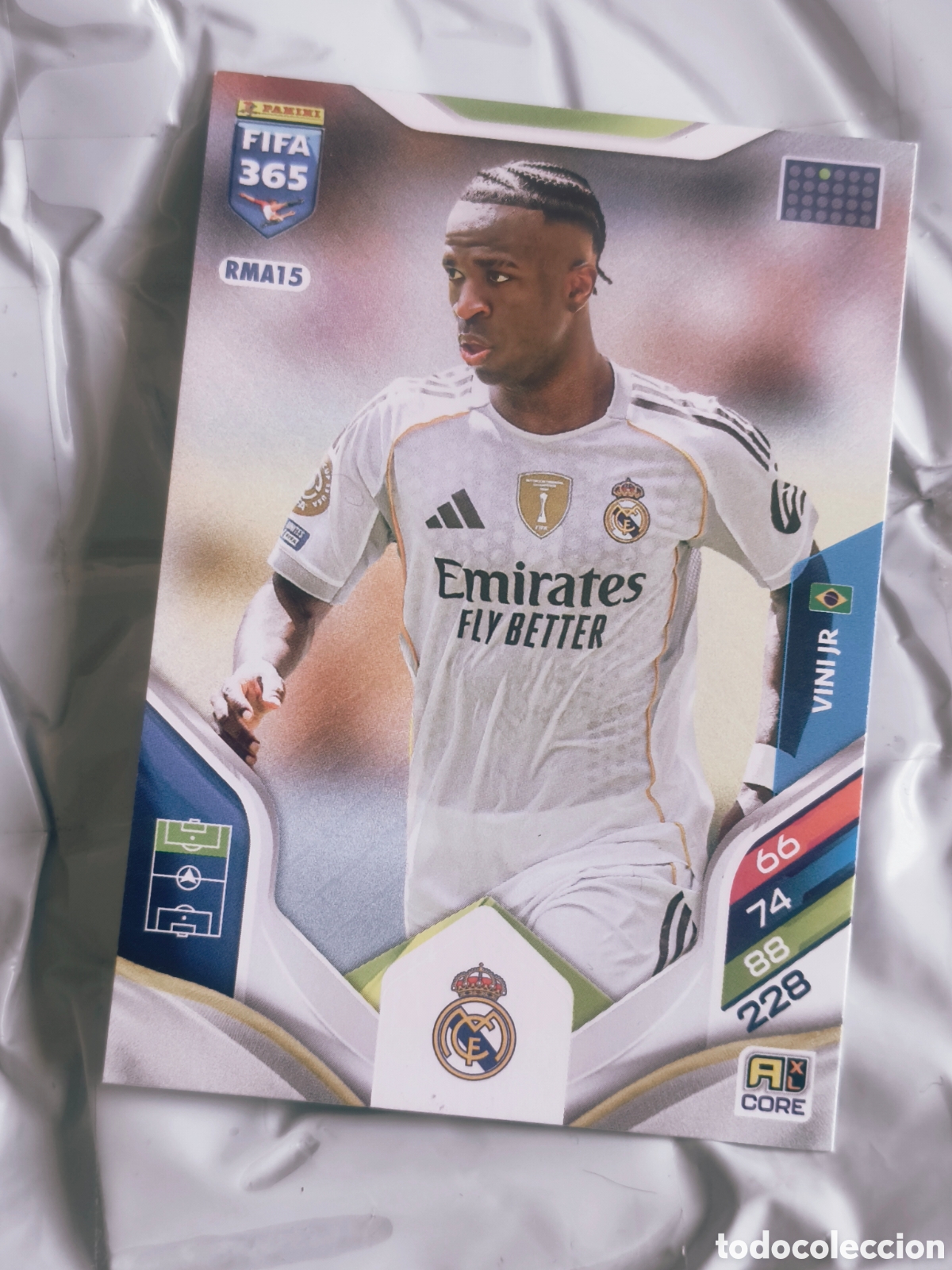 Figurine di Calcio: Carta Vini Jr. Core RMA15 - Panini FIFA 365 2026 Adrenalyn XL Real Madrid