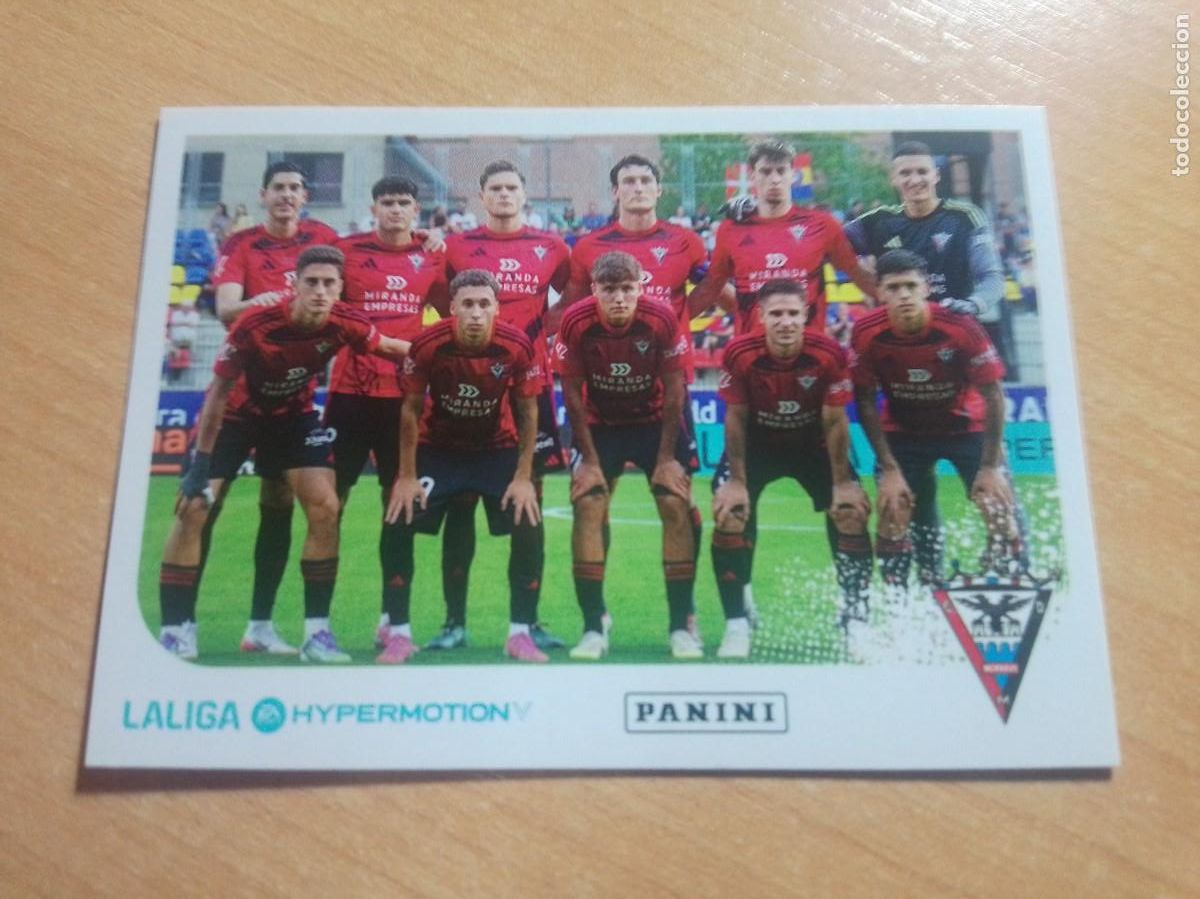 Figurine di Calcio: 307 PLANTILLA DEL MIRANDES 2&ordf; DIVISION HYPERMOTION 25 26 PANINI 2025 2026 NUEVO
