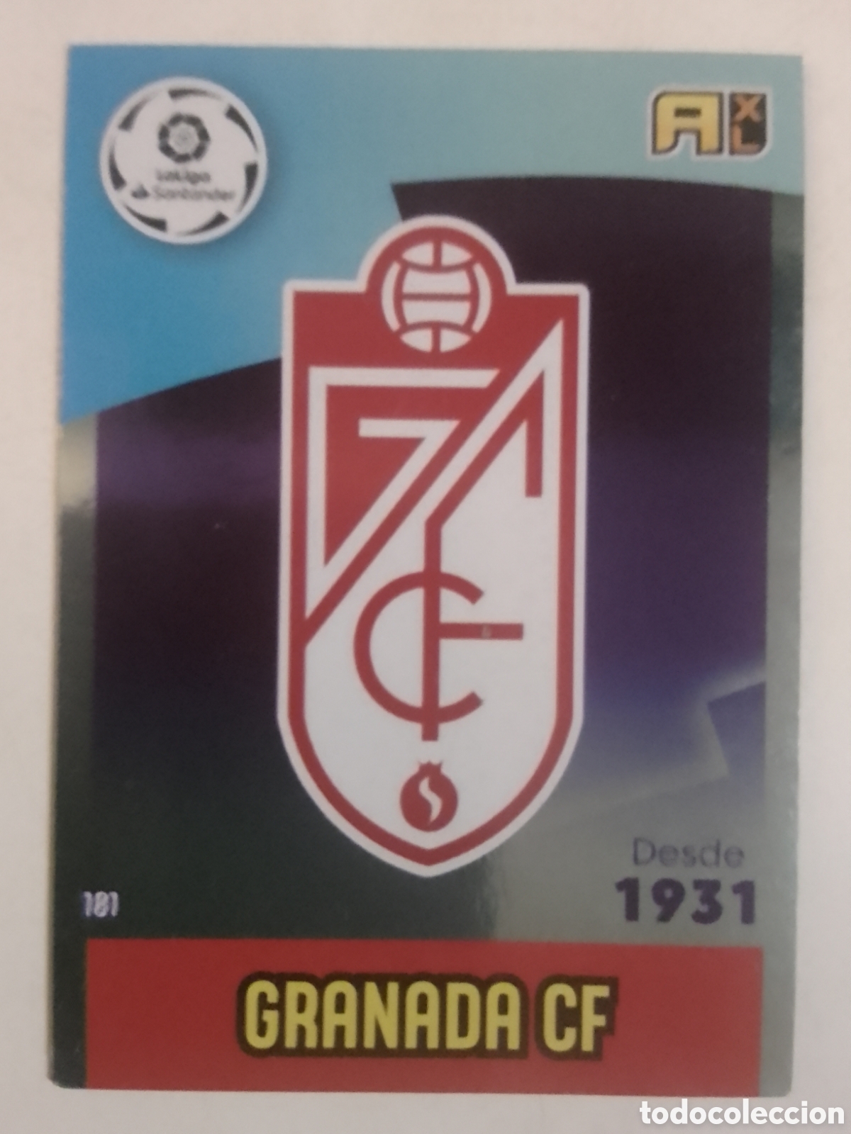 Fu&szlig;ball-Sticker: Adrenalyn XL 2020-21 n&deg; 181 escudo Granada.