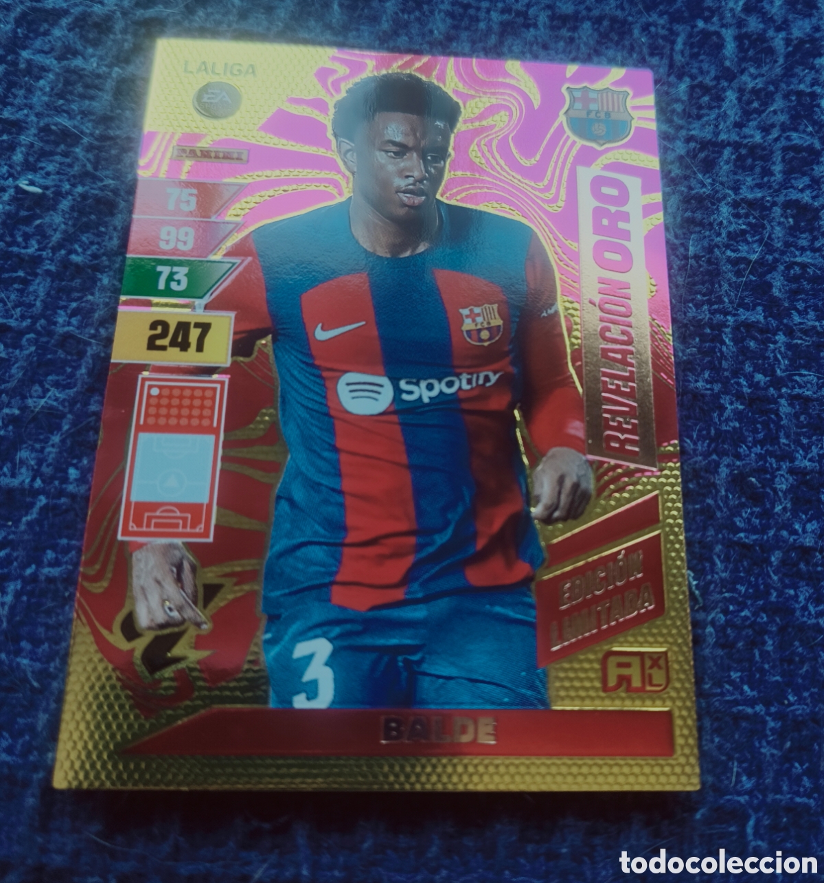 Cromos de F&uacute;tbol: Carta Alejandro Balde - Revelaci&oacute;n Oro Edici&oacute;n Limitada Panini Adrenalyn XL LALIGA