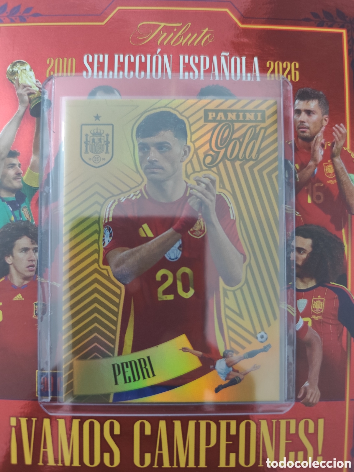 Figurine di Calcio: GOLD PEDRI SELECCI&Oacute;N ESPA&Ntilde;OLA 2000 2026 PANINI TRIBUTO