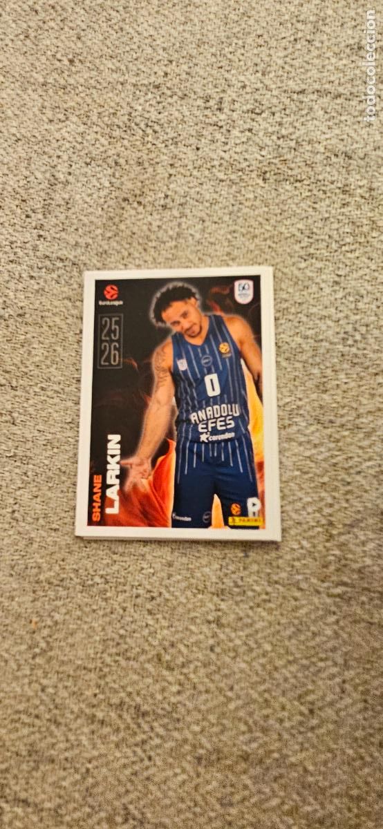 Figurine di Calcio: efes pilsen 4 larkin euroliga 2025 2026 25 26 euroleague trading card