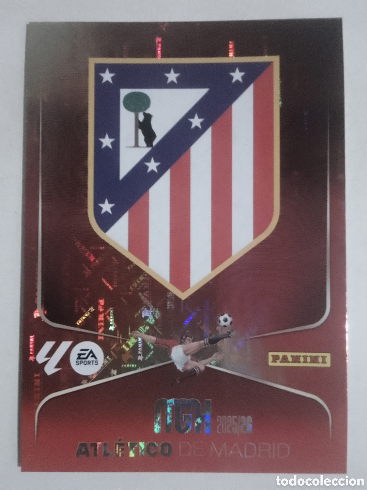 Cromos de F&uacute;tbol: Megacracks 2025/26 n&deg; 55 escudo Atl&eacute;tico de Madrid.