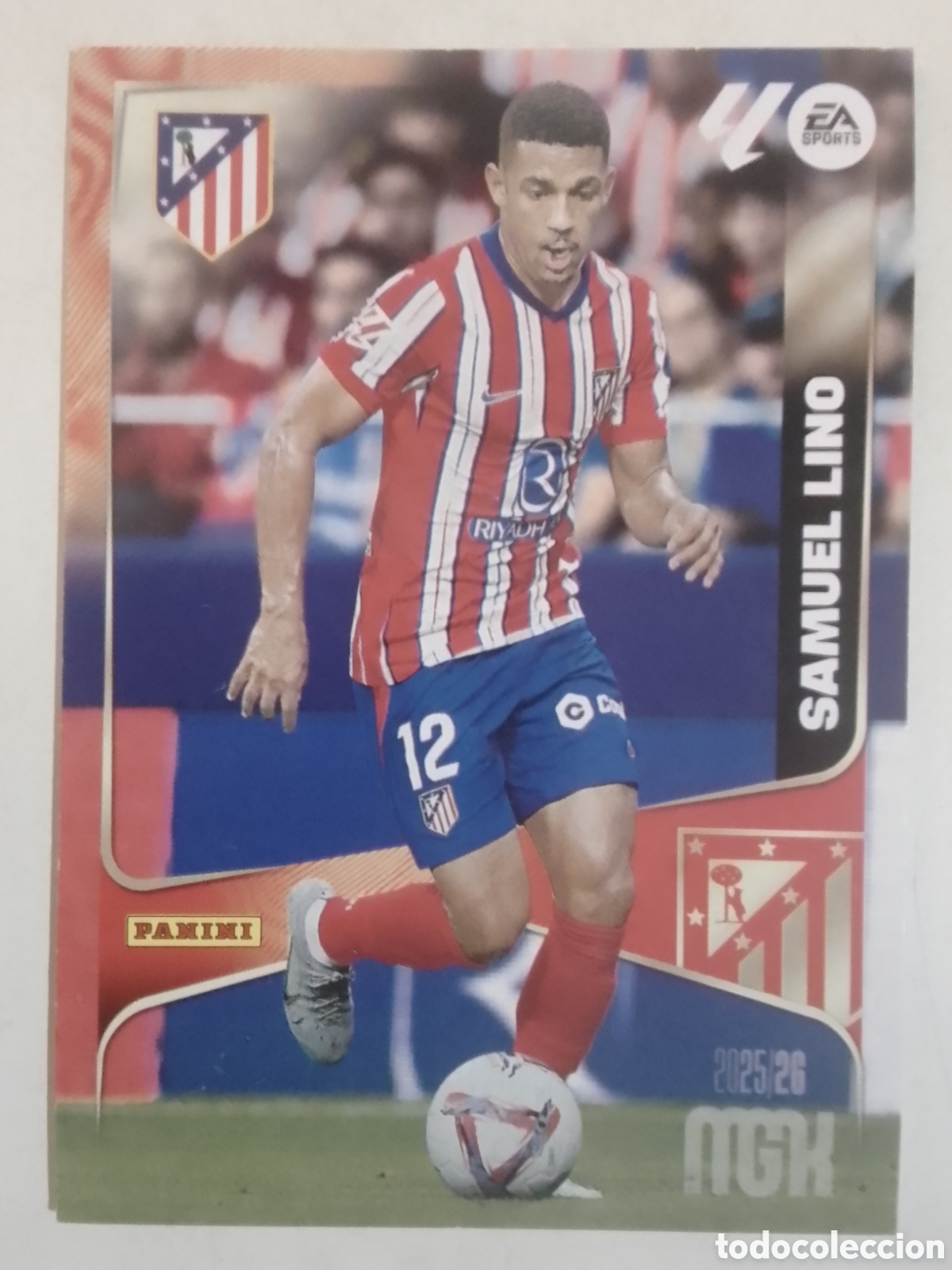 Fu&szlig;ball-Sticker: Megacracks 2025/26 n&deg; 68 Samuel Lino &bull; Atl&eacute;tico de Madrid.