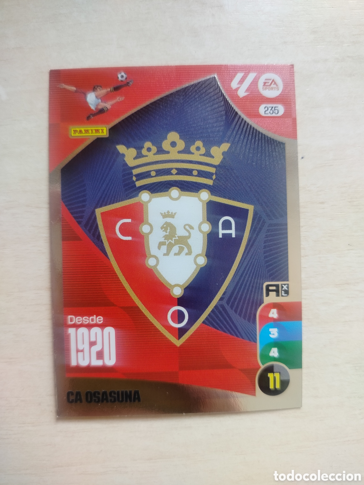 Figurine di Calcio: OSASUNA ESCUDO 235 ADRENALYN 2024 2025 24 25